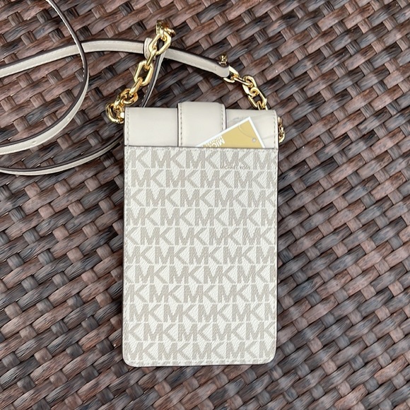 Michael Kors Carmen Small Logo Smartphone Crossbody Bag
Light Cream Multi - Picture 7 of 16